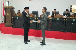 Rapat Sidang Paripurna DPRD Kabupaten Muna Barat Tentang Penetapan APBD Perubahan 2025