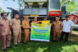 Penyerahan Bantuan Alsintan Kabupaten Muna Barat, Mendukung Peningkatan Produktivitas Pertanian di Muna Barat